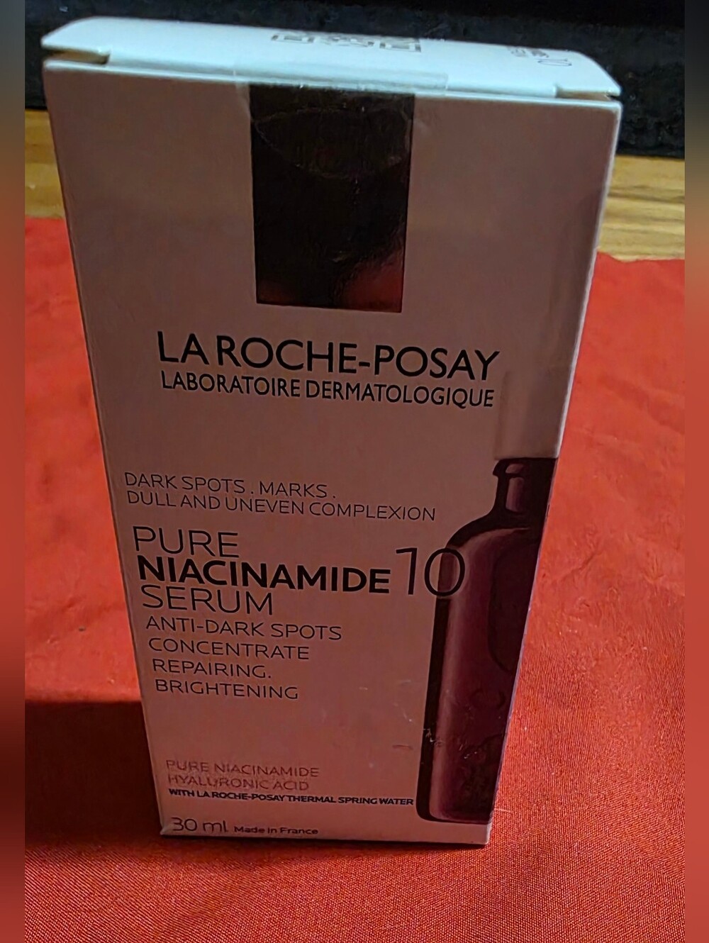 La Roche-Posay Pure Niacinamide 10 Serum  Anti-Dark Spots Repairing Brightening - Picture 2 of 4
